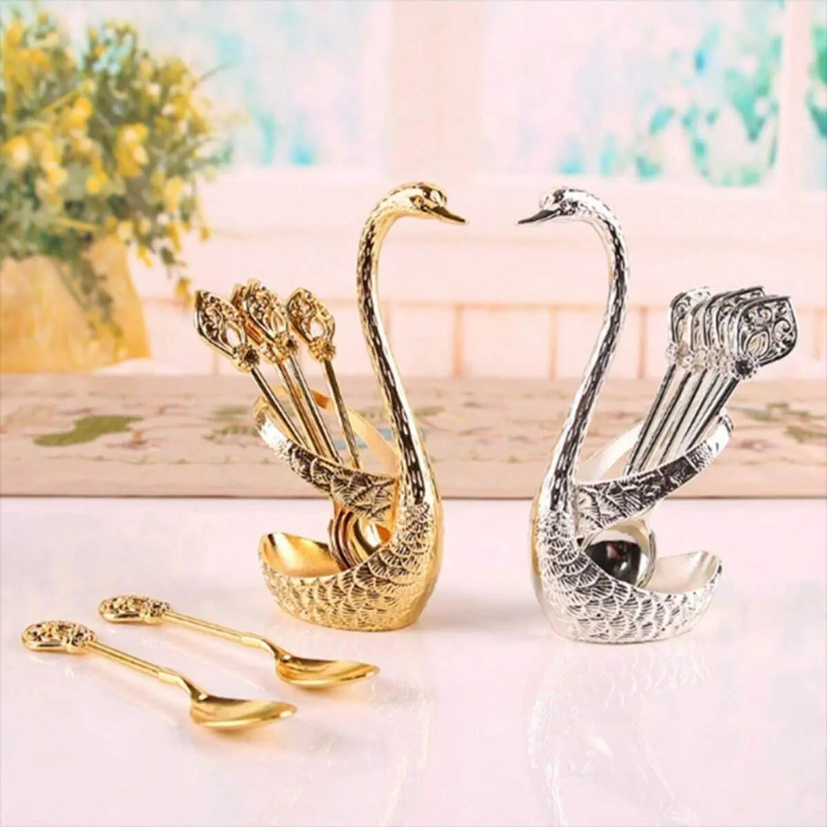 Coffee Spoons Set, Including 6 Stainless Steel Spoons and 1 Swan Base, Creative Swan Design Coffee Stirring Spoons for Dessert and Tea, Kitchen Cutlery and Tableware Utensils Supplies