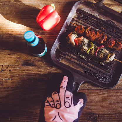 Middle Finger Oven Mitt Funny Flip The Bird Graphic Novelty Kitchen Glove Funny Graphic Kitchenware Bakeware Funny Food Novelty Cookware Black