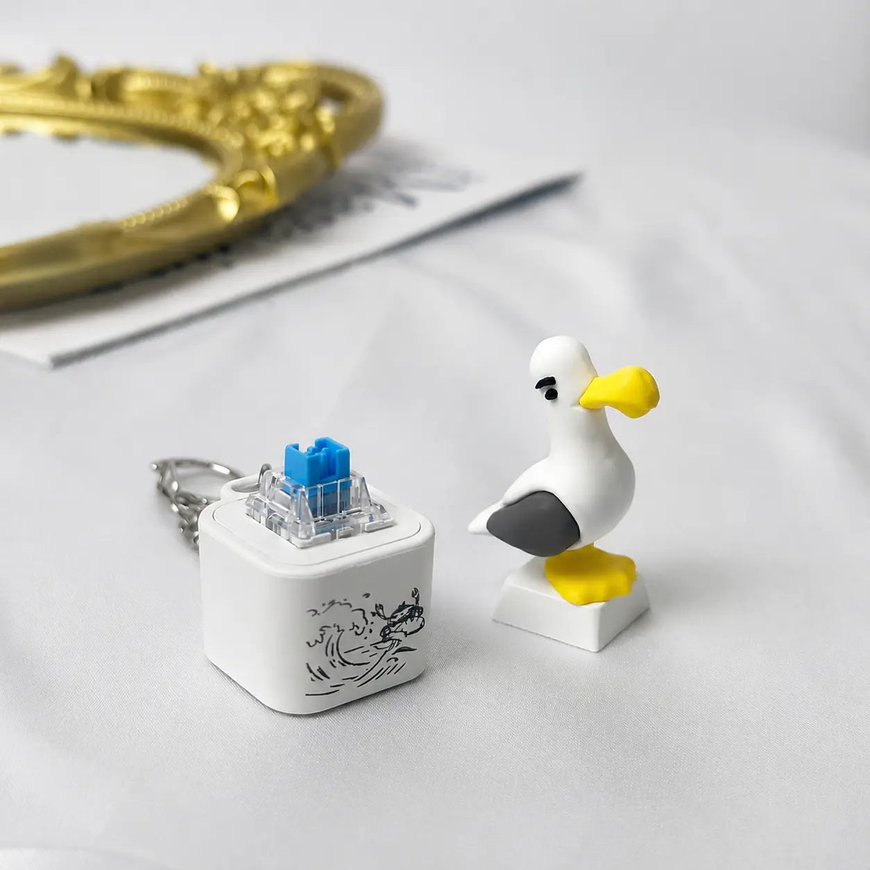 Funny Seagull MINE! Button Keychain-Real Sound & LED Light,Funny Interactive Gift for Friends & Family